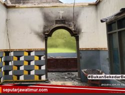 Bakar Sesajen Di Tempat Tidur, Sebuah Rumah Ludes Terbakar