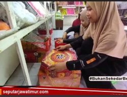 Hari Raya Imlek Bawa Berkah Bagi Pedagang Buah Di Banyuwangi