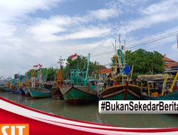 Ratusan Nelayan Akibat Badai Siklon Melanda Perairan Laut Pasuruan.