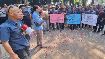 Puluhan Jurnalistik Gelar Aksi Penolakan RUU Tentang Penyiaran Yang Dibahas DPR RI.