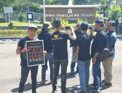 Revisi RUU Penyiaran Bernuansa Mistis Dan Pengobatan Supranatural Juga Di Tolak Oleh Ratusan Wartawan  Di Banyuwangi