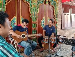 Warga Binaan Lapas Pasuruan Hibur Pengunjung Dengan Bumi Langit Band.