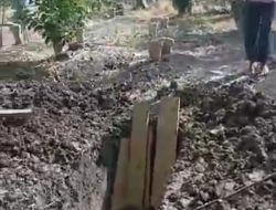 Geger Kuburan Di Bongkar, Kain Kafan Hilang , Di Duga Untuk Media Ritual
