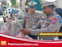 Operasi Patuh Semeru Di Blitar , Sekuntum Bunga Mawar Buat Pengendara