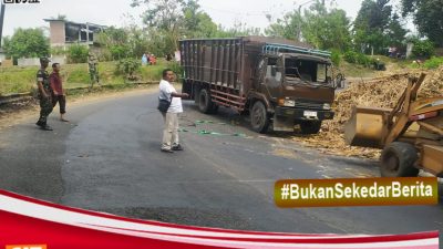 Truk Muat Tebu Terguling di Jalan Menikung Dusun Bambang Jalur Blitar – Malang