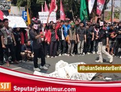 Mahasiswa Kota Blitar, Kepung DPRD. Tuntut  Putusan MK