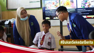 Tumbuhkan Rasa Empati, Tim KKN UMAHA Sidoarjo Ajarkan Bahasa Isyarat ke Pelajar SD