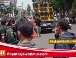 Terancam Tak Dilantik Jadi Anggota DPR RI ,  Ratusan Relawan Caleg Terpilih Achmad Ghufron Sirajd Gelar Aksi Demontrasi Di Kantor Kpu Lumajang