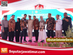 Simbol Perdamaian, Mentan Amran Minum Susu Bersama Ribuan Anak Sekolah, Peternak, dan Pelaku Industri Susu