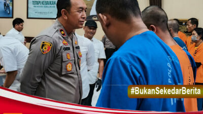 Polisi Kota Blitar  Tangkap Kakek 73 Tahun Saat Main Judi Online Di Sebuah Warnet