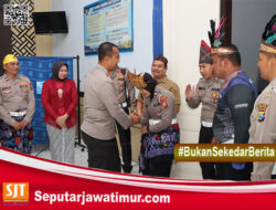 Tampil Anggun Berkebaya, Polwan Satlantas Polres Kediri Kota Rayakan Semangat Kartini di Jalanan