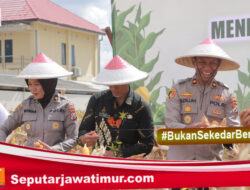 Polres Blitar Panen Jagung dan Serahkan Benih Bhayangkara Dukung Ketahanan Pangan Nasional