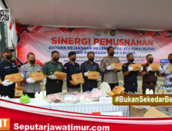 Wujud Sinergitas, Kejaksaan Negeri Blitar Bersama Bea Cukai Musnahkan Narkoba dan Jutaan Batang Rokok Ilegal