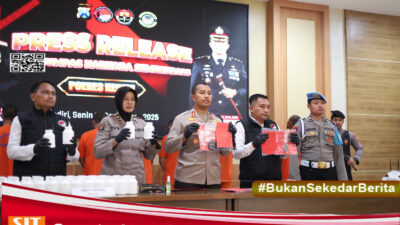 Polres Kediri Amankan Ratusan Ribu Pil Okerbaya dan 16 Tersangka