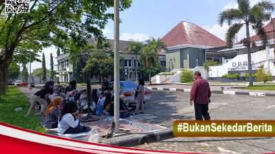 Bupati Blitar Keluarkan SE Pasca Demo Anarkis, ASN Diminta Kenakan Batik atau Pakaian Bebas Selama Sepekan