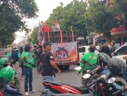 Ratusan Pengemudi Ojol Geruduk Pemkot Blitar, Desak Aturan Zona Merah Dievaluasi
