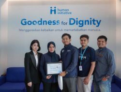 Persik Kediri dan Athletes For Good Serahkan Hasil Lelang Jersey untuk Korban Banjir Bencana Sumatera-