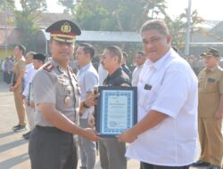 Dukung Program Ketahanan Pangan Lewat Budidaya Tebu, MKSO Kebun Dhoho Terima Penghargaan Kapolres Kediri