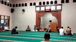 Patroli Subuh di Masjid Bustanut Taqwa, Polsek Garum Perkuat Keamanan dan Kedekatan dengan Warga
